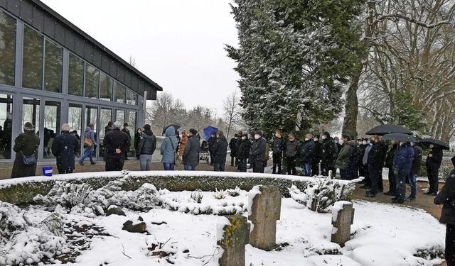 &#8222;Salut Uli&#8220;: Neben Familie...dernswerten Menschen zu verabschieden.  | Foto: Juliane Khnemund