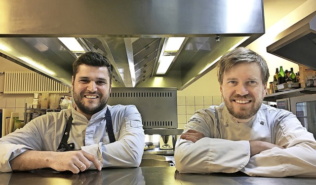 Sie freuen sich auf gemeinsamen Kochwi... Scharf und Daniel Frech (von links).   | Foto: Gudrun Deinzer