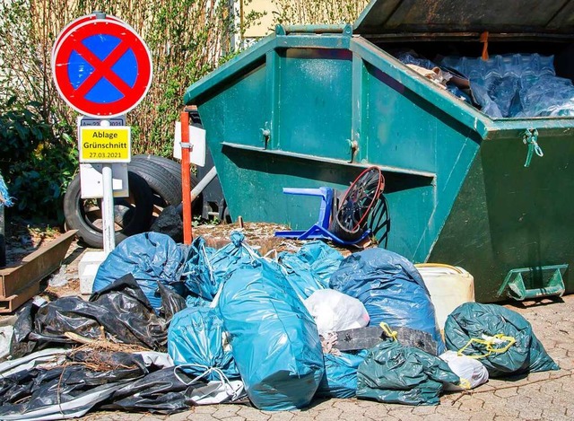 Ganz schn viel Unrat: Das Ergebnis de...dschler  auf dem Gelnde des Bauhofs.  | Foto: Paul Eischet