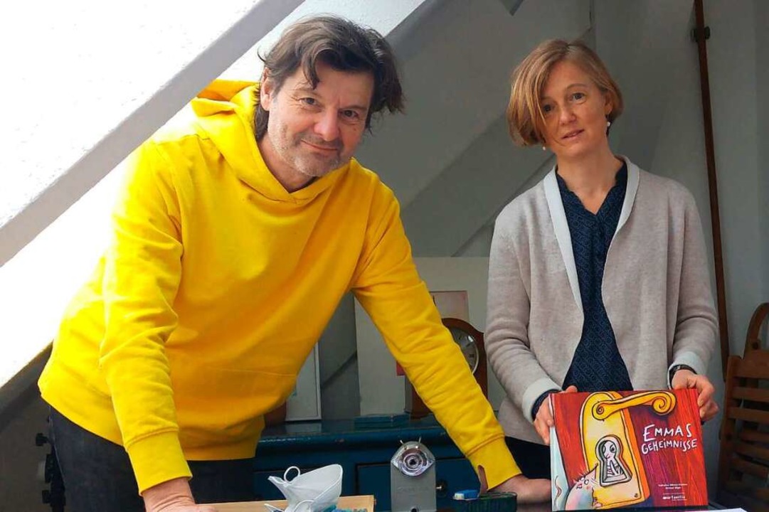 Michael Bgle und Katharina Bhmer-Kastens mit ihrem Buch  | Foto: Julia Littmann