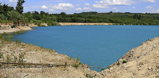 Das Baden im Rimsinger Baggersee soll erlaubt bleiben.  | Foto: Claudia Mller