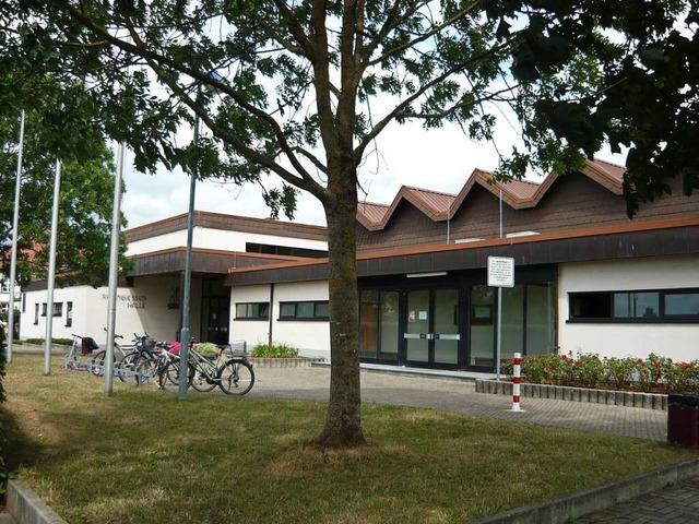 Die alte Rheingieenhalle in Rust wird Ende Mai abgerissen.   | Foto: Adelbert Mutz