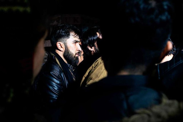 Sohrab Mayel wartet auf Neuigkeiten vo...eide bei dem Anschlag umgekommen sind.  | Foto: Johanna-Maria Fritz
