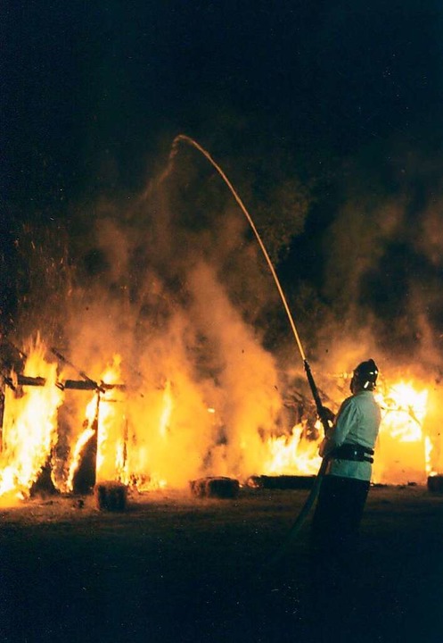 Beim Stadtjubiläum  im Jahr 2000 wurde...sche Stadtbrand von 1817 nachgespielt.  | Foto: Roland Weis
