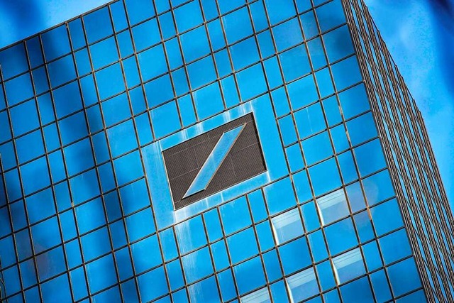 Wie andere Banken auch dnnt die Deutsche Bank ihr Filialnetz aus.   | Foto: ARMANDO BABANI (AFP)