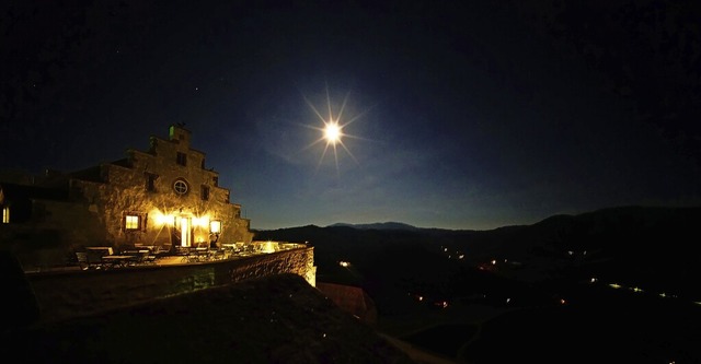 Der Fotowettbewerb ruft dazu auf, dem ...r das  Schloss Staufenberg bei Nacht.   | Foto: Tilmann Krieg