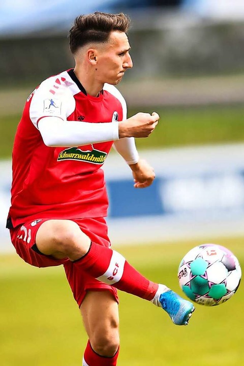 Konrad Faber gelingt das 1:0 für den SC Freiburg II.  | Foto: Achim Keller