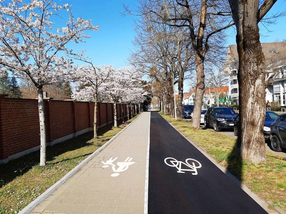 Der neue Vorschlag der Verkehrsplaner ... und Radweg entlang der Friedhofsmauer  | Foto: GuT