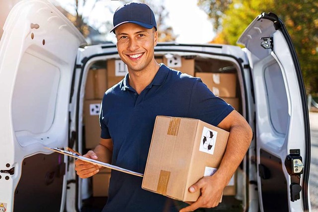 Durch die vielen Online-Bestellungen haben Logistikunternehmen mehr zu tun.  | Foto: Pikselstock (stock.adobe.com)