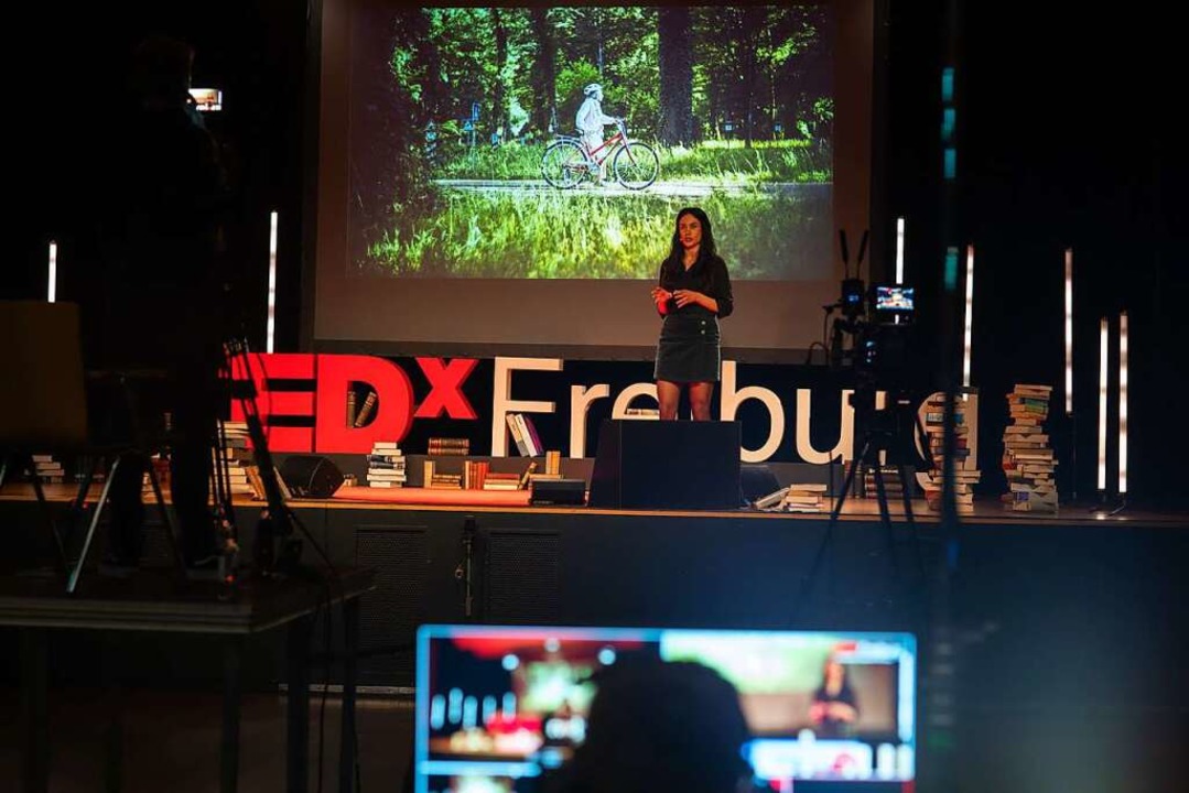 Shahrzad Enderle bei ihrem Talk im Filmstudio.  | Foto: Fabian Mondl