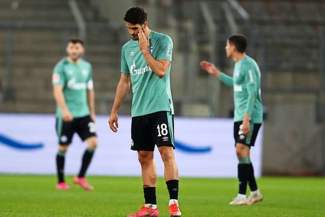 Schalkes Strmer Goncalo Paciencia reagiert nach dem 1-0 von Bielefeld.  | Foto: Friso Gentsch (dpa)