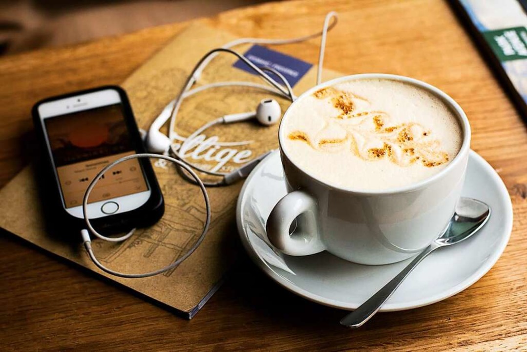Beim Kaffee, beim Spazieren, beim Podc...r jede Situation den richtigen Podcast  | Foto: Juja Han (unsplash.com)