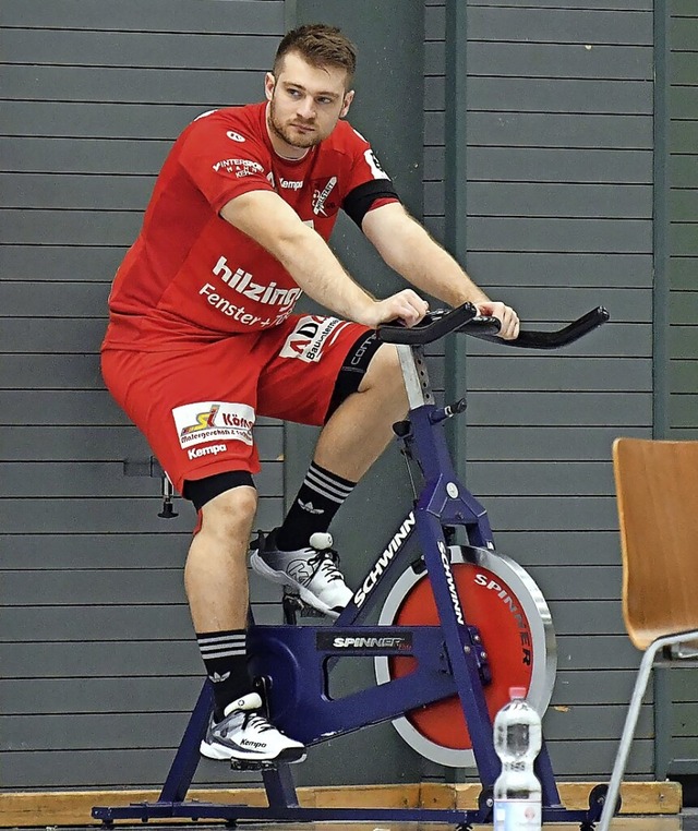 Bereits  gegen Krefeld verbrachte Dani...dermann viel Zeit auf dem Spinningrad.  | Foto: Wolfgang Knstle