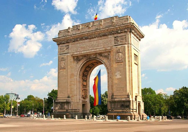 Fr Freiwilligendienste sind Ziele in ...m Beispiel Bukarest aktuell attraktiv.  | Foto: Tatyana Tsibushok (stock.adobe.com)