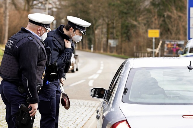 Kontrolle an der Grenze: Fr Personen ...inreisegrund aus der Schweiz vorliegt.  | Foto: Severin Bigler/CHMedia