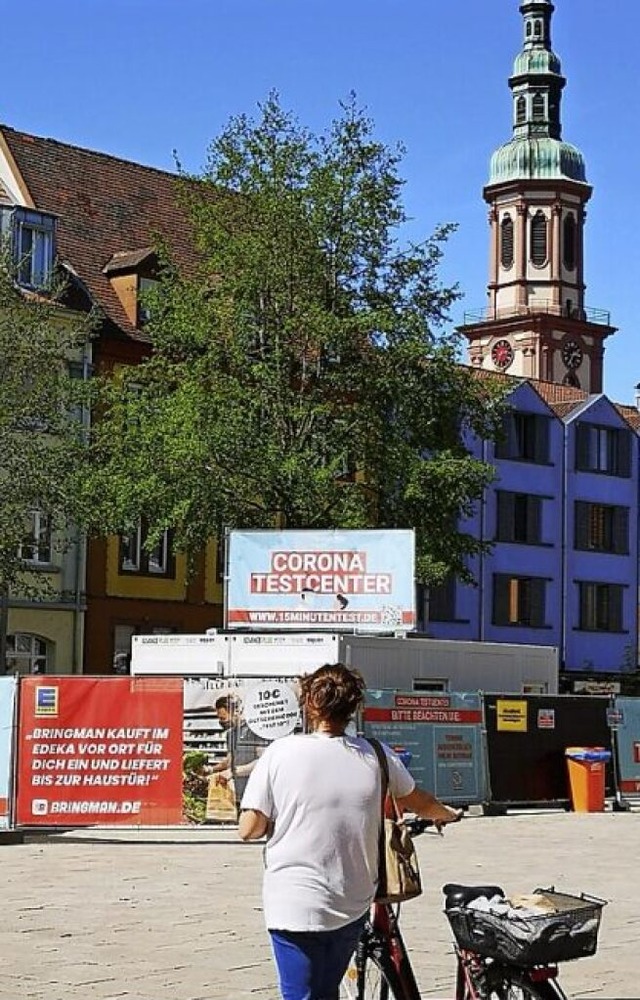 Testcenter auf dem Offenburger Marktplatz   | Foto: Ralf Burgmaier
