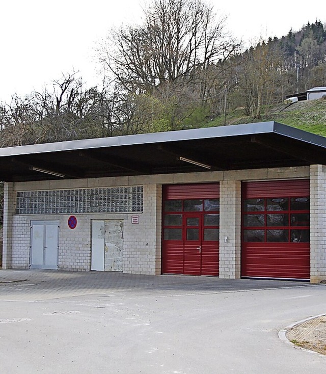 Das  Feuerwehrhaus im Zinken in Laushe...eine Heizung, ein neues Dach und Tore.  | Foto:  Yvonne Wrth