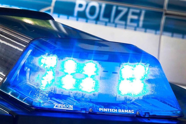 Die Ermittlungen der Polizei  dauern an.  | Foto: Friso Gentsch (dpa)
