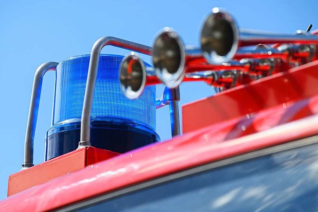 Die Feuerwehr in Steinen musste am Sonntagmorgen ausrcken (Symbolfoto)  | Foto: Robert Michael (dpa)