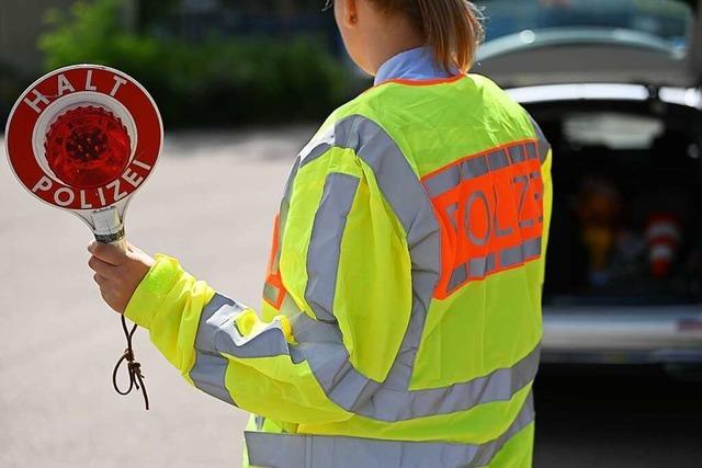 Bei Motorradkontrollen ahndet die Polizei auch Corona-Verste