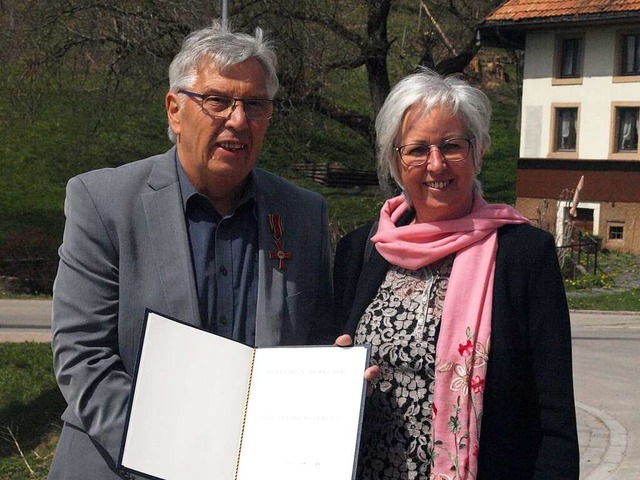 Fr sein  Engagement in Natur- und Vog...sttzt wird er von seiner Frau Brbel.  | Foto: Karin Stckl-Steinebrunner