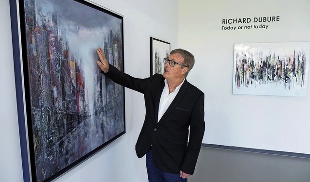 Der vielfach ausgezeichnete Autodidakt Richard Dubure in der Galerie Messmer  | Foto: Michael Haberer