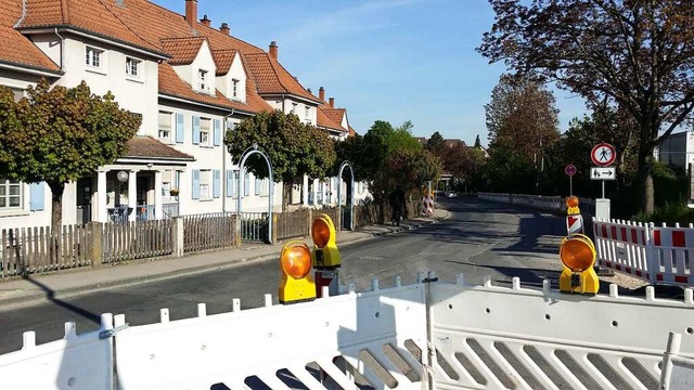 Hier soll ein Kanal verlegt und die St...ahlen mssten das meiste die Anwohner.  | Foto: Hannes Lauber