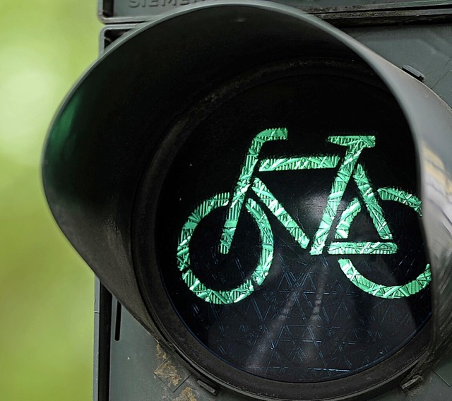 Die Zeichen stehen fr den Radverkehr ...ellwegs hat noch viele Unbekannte. DPA  | Foto: Marius Becker