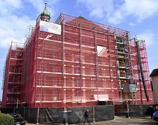 Eingerstet und mit einem Schutz- und ...t die Peter Thumb Kirche in Tiengen.    | Foto: suedkurier