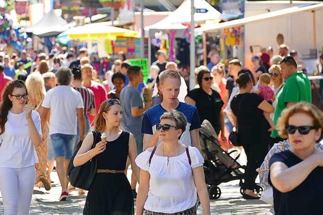 Aus nah und fern kamen die Besucher an...ontaktnachverfolgung ist da unmglich.  | Foto: Ralf H. Dorweiler