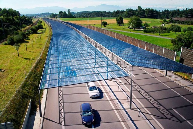 So knnte eine Straenberdachung mit ... Schweiz ber die dortige Autobahn A4.  | Foto: LABOR3 Architektur GmbH, Bonstetten - Schweiz