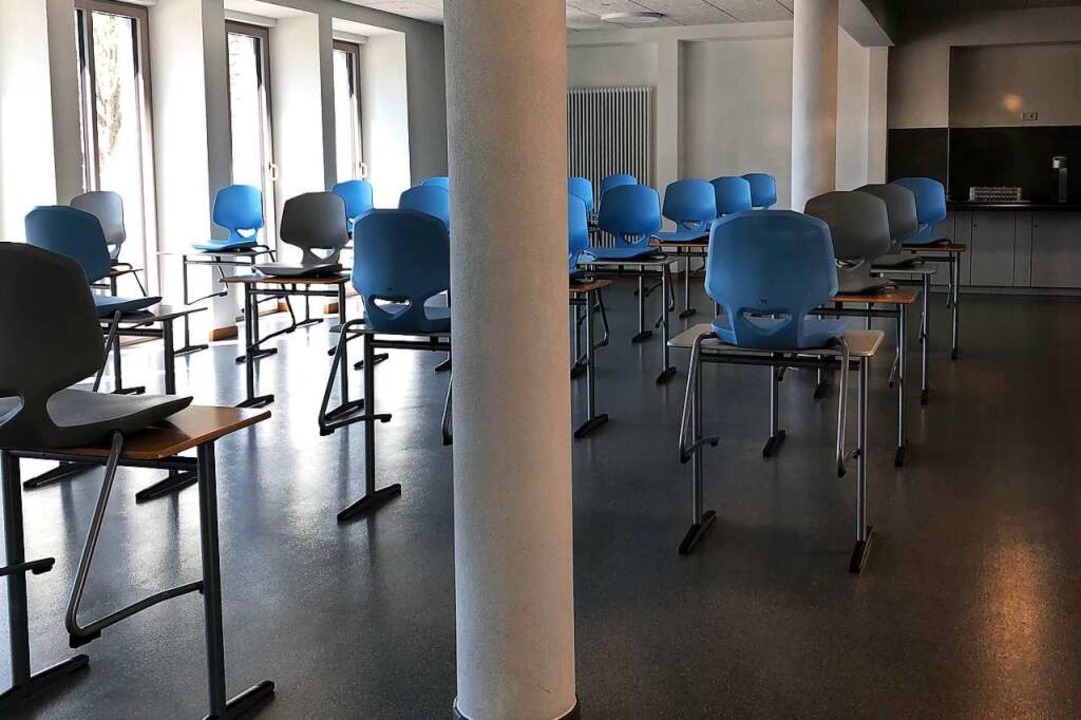 Leeres Klassenzimmer im Kolleg St. Sebastian in Stegen  | Foto: Marie Schweizer