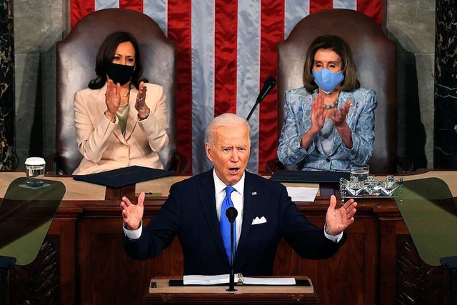 Der US-Prsident Joe Biden appelliert ...rin des Reprsentantenhauses zu sehen.  | Foto: Chip Somodevilla (dpa)