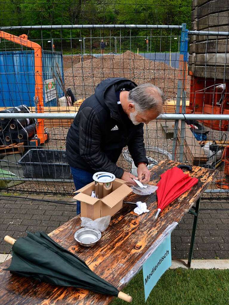 Franz Asal kmmerte sich um die Zeitkapsel, die vergraben wurde.