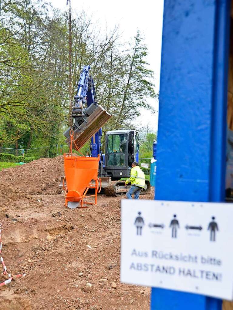 Die ersten Arbeiten sind schon getan – nun soll nach der Grundsteinlegung der Rohbau fr das Vereinsheim auf dem Sportgelnde zwischen Merzhausen und Au beginnen.