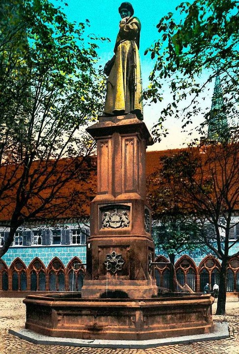 Der <Beschreibung></Beschreibung>Berthold-Schwarz-Brunnen am Rathausplatz.  | Foto: Archiv Hans Sigmund
