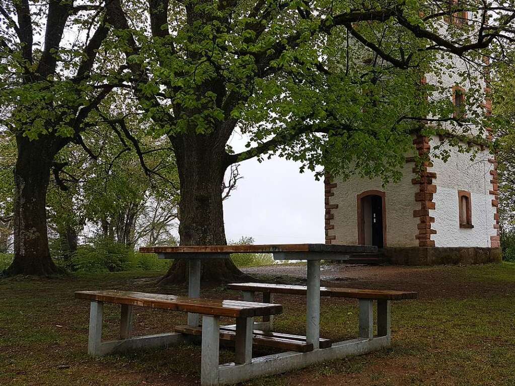 Nicht nur Corona, sondern auch das schlechte Wetter sorgten dafr, dass am Maiwochenende wenig an sonst beliebten Wanderzielen wie der Burg Rtteln los war.