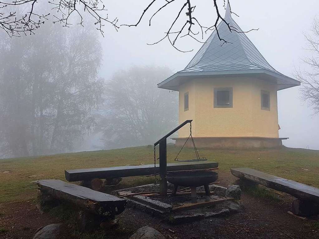 Nicht nur Corona, sondern auch das schlechte Wetter sorgten dafr, dass am Maiwochenende wenig an sonst beliebten Wanderzielen wie der Burg Rtteln los war.