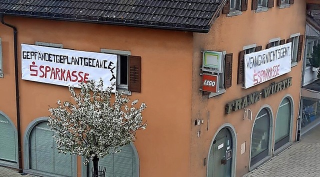 Dass nichts vorwrts geht beim ehemali...t zum 1. Mai als Streich kritisiert.    | Foto: suedkurier