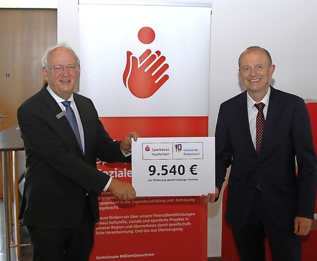 Der Vorstand der Sparkasse Hochrhein, ...nbachs Brgermeister Dietmar Zpernick  | Foto: Peter Kaiser, Sparkasse Hochrhein