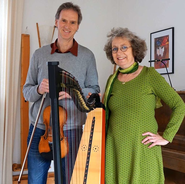 Ein vielseitiges Musikerpaar: Die Flt... Mann, der Violinist Thomas Schindelin  | Foto: Roswitha Frey