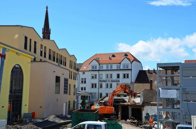 Das Areal hinterm neuen Einkaufsquartier Re-Carr in Offenburg wird aufgerumt.  | Foto: Stadt Offenburg