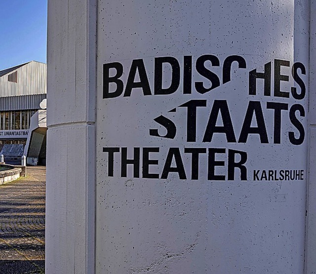 Sanierungsfall: das Badische Staatstheater in Karlsruhe  | Foto: Uli Deck (dpa)