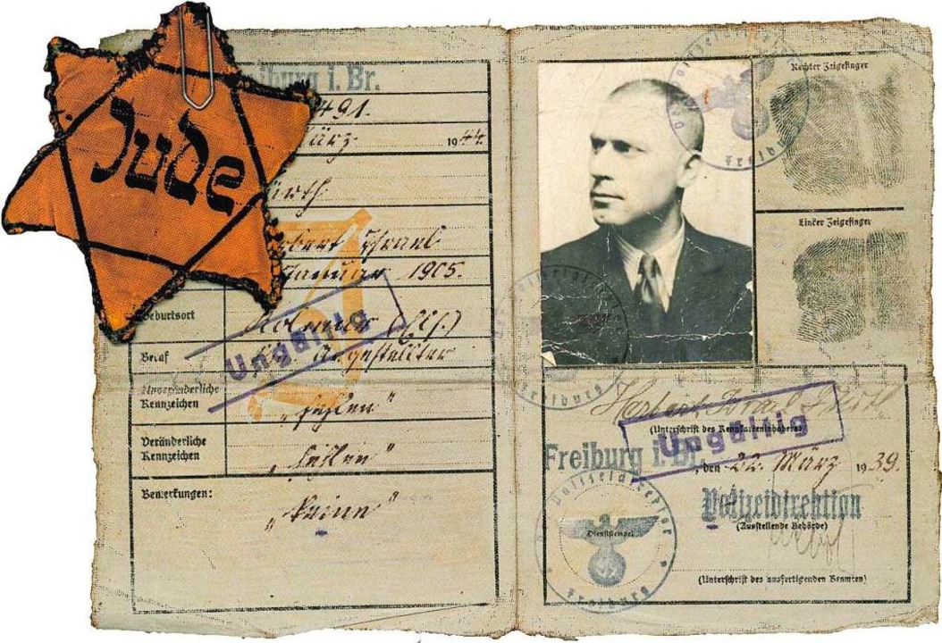 Die Kennkarte von Herbert Fürth mit de...er Büroklammer am Dokument befestigte.  | Foto: Familie Dürrholder