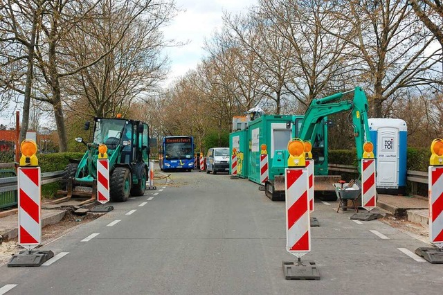 Busse drfen ber dir Brcke, Autos nicht.  | Foto: Wolfgang Beck