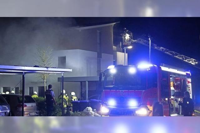 Drei Menschen bei Brand in Reihenhaus in Müllheim verletzt