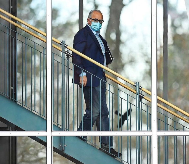 Stiller Abgang: Fritz Keller auf der T...Deutschen Fuball-Bundes in Frankfurt.  | Foto: Arne Dedert (dpa)