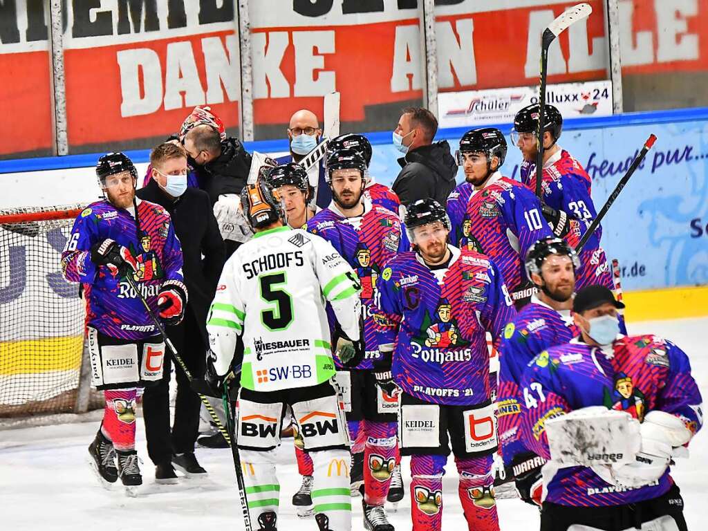 Der EHC Freiburg hat das entscheidende fnfte Duell der Halbfinalserie gegen die Bietigheim Steelers mit 2:4 verloren.