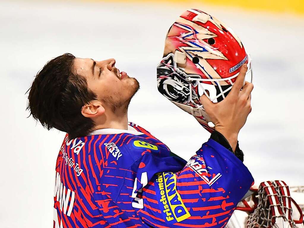 Der EHC Freiburg hat das entscheidende fnfte Duell der Halbfinalserie gegen die Bietigheim Steelers mit 2:4 verloren.