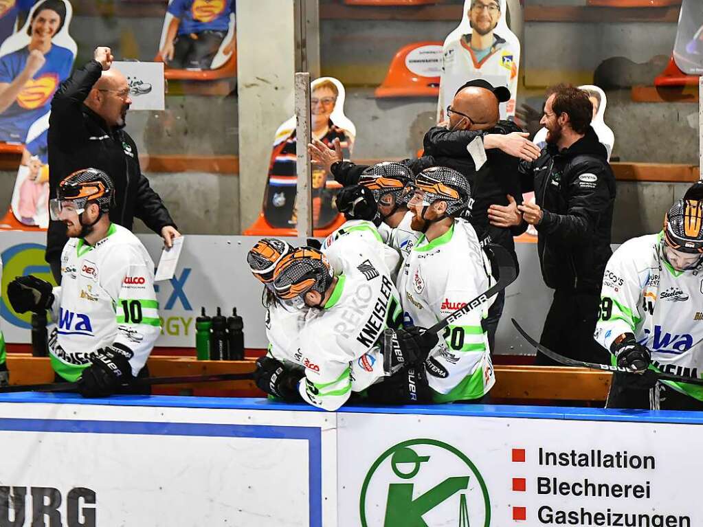 Der EHC Freiburg hat das entscheidende fnfte Duell der Halbfinalserie gegen die Bietigheim Steelers mit 2:4 verloren.